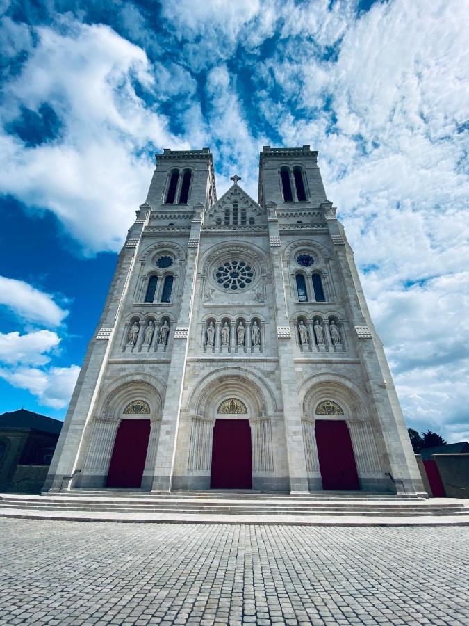Nantes Centre Proximite Bus Et Tramway Apartment Luaran gambar